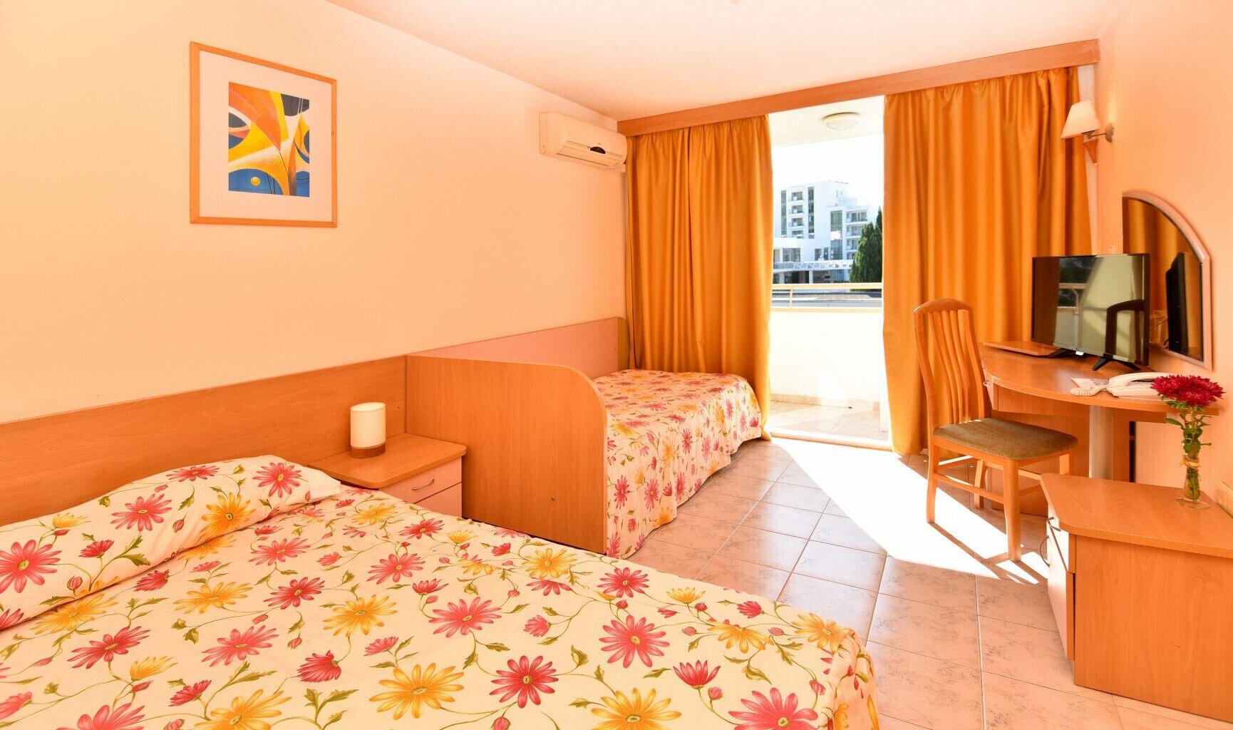 Hotel Oasis อัลเบนา ภายนอก รูปภาพ