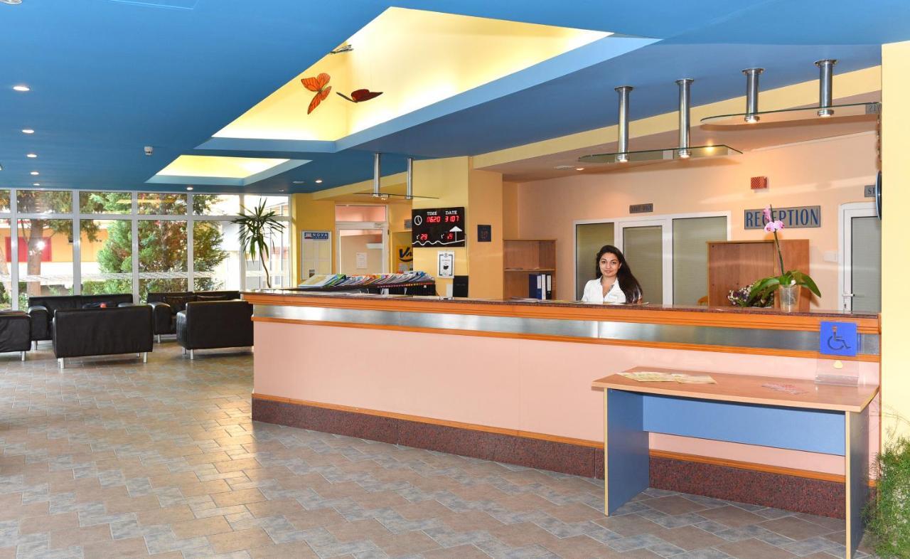 Hotel Oasis อัลเบนา ภายนอก รูปภาพ