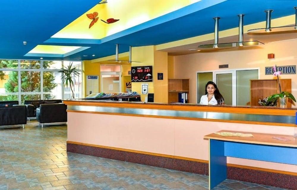 Hotel Oasis อัลเบนา ภายนอก รูปภาพ