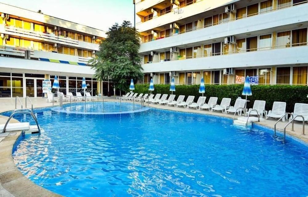 Hotel Oasis อัลเบนา ภายนอก รูปภาพ