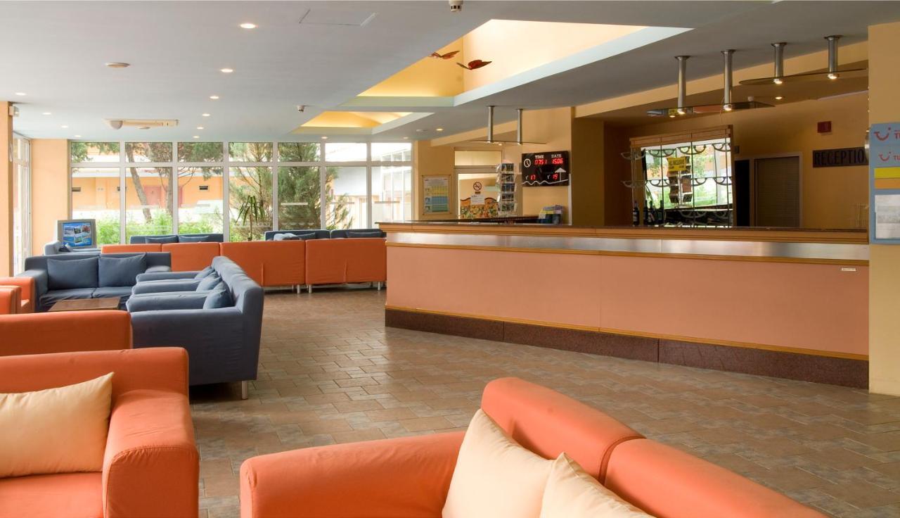 Hotel Oasis อัลเบนา ภายนอก รูปภาพ